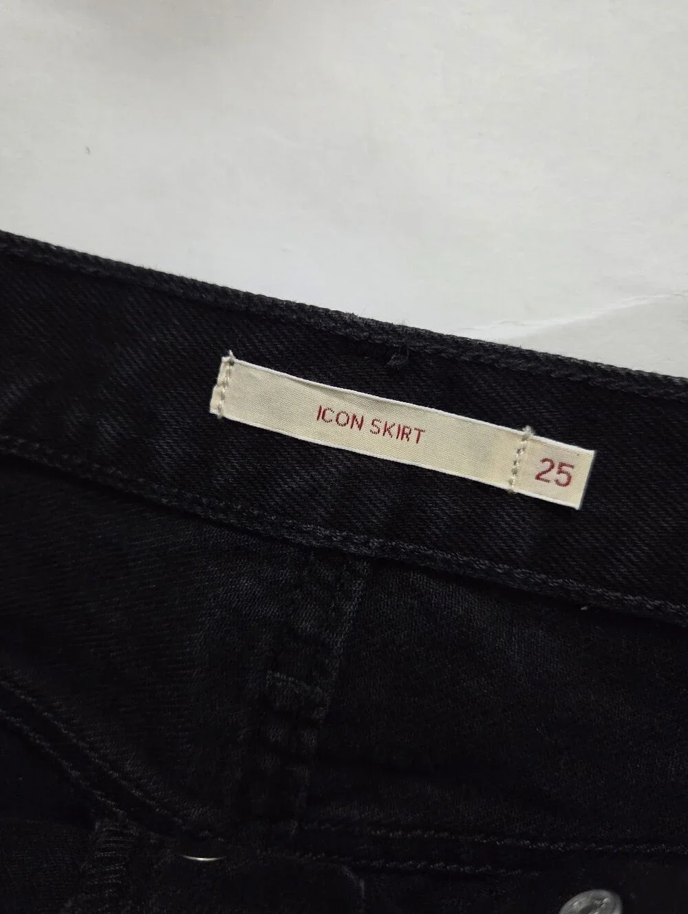 NWT Levi's Icon Skirt Black Coated Non Stretch Denim Raw Hem Moto Grunge Size 25